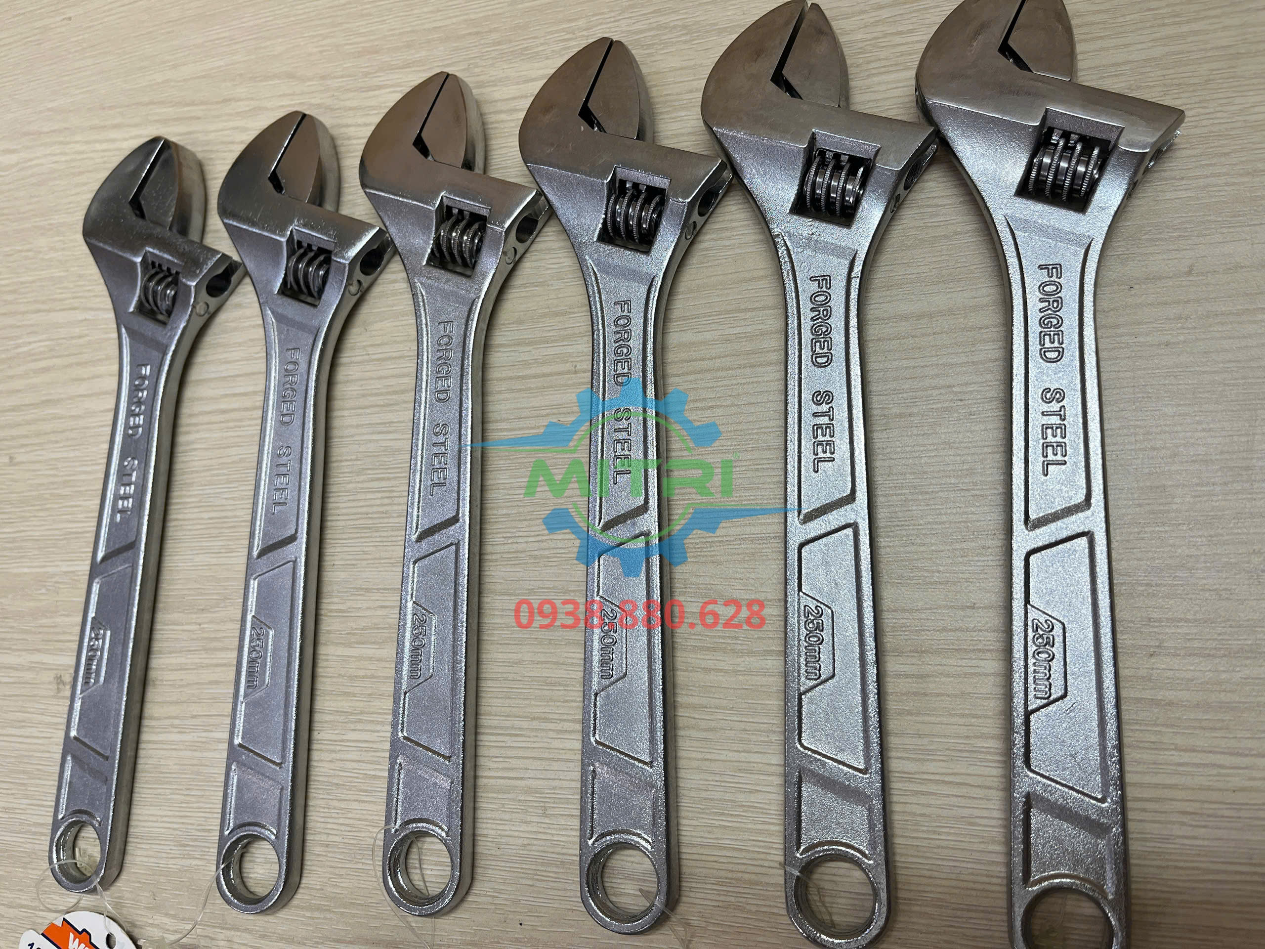 Mỏ lết WadFow WAW1110 10 inch dùng cho cơ khí và sửa chữa