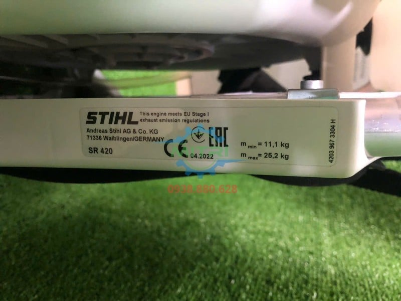 Model STIHL SR-420 trên thân máy