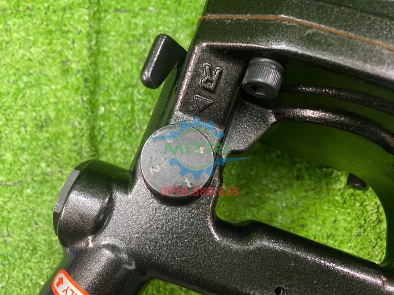 Núm chỉnh lực trên súng siết bu lông Licota PAW-10037L