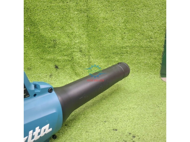 Ống thổi dài Makita DUB184RT hỗ trợ thổi lá và bụi