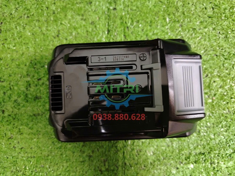 Chân kết nối và ray trượt của pin Makita BL4040 40Vmax 4.0Ah