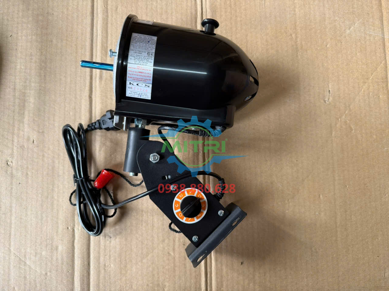 Chi tiết khung treo kim loại chắc chắn của quạt công nghiệp Lifan T-20CN(N)