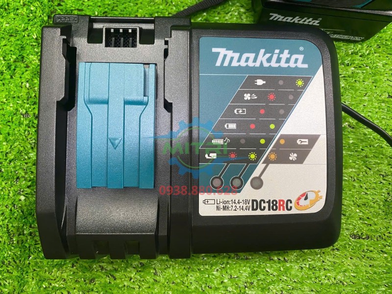 Sạc Makita 18V dùng cho combo Makita DTW300Z