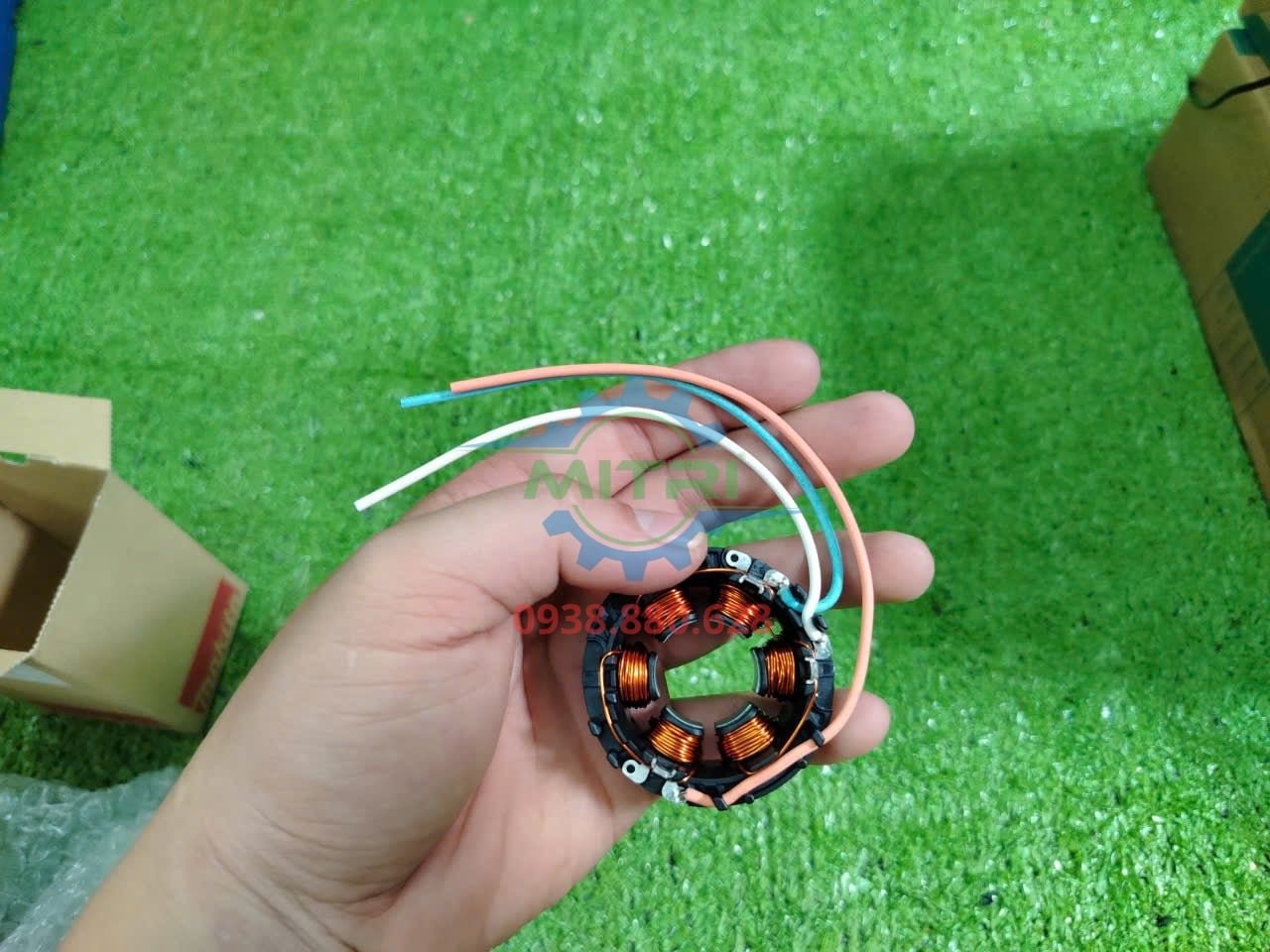Dây điện kết nối stator Makita 629137-0 cần kiểm tra trước khi lắp vào máy DTS141