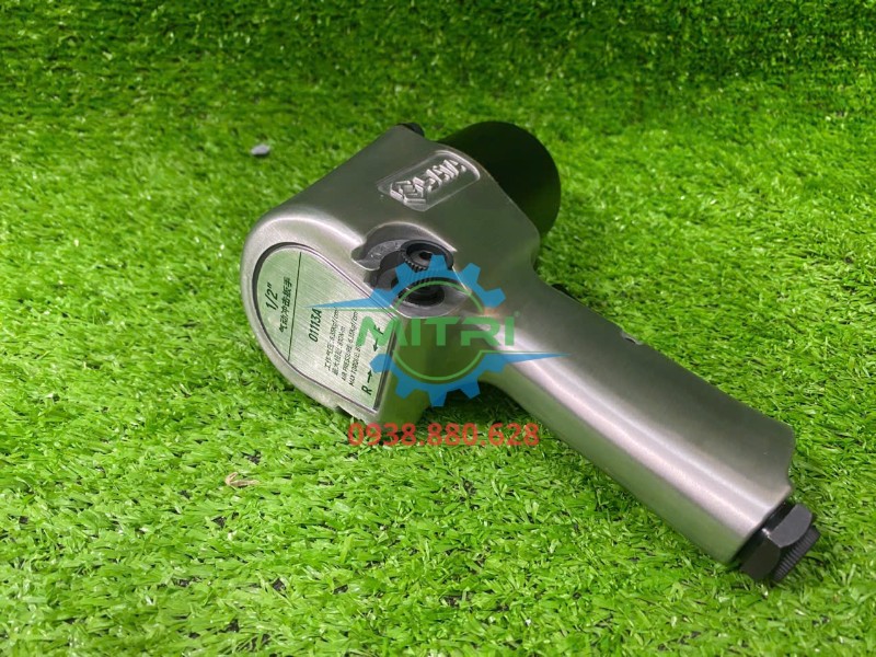 Mặt sau và núm đảo chiều súng siết bu lông SATA 01113A