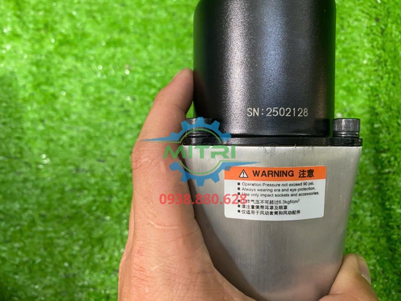 Tem cảnh báo trên thân súng siết bu lông SATA 01113A
