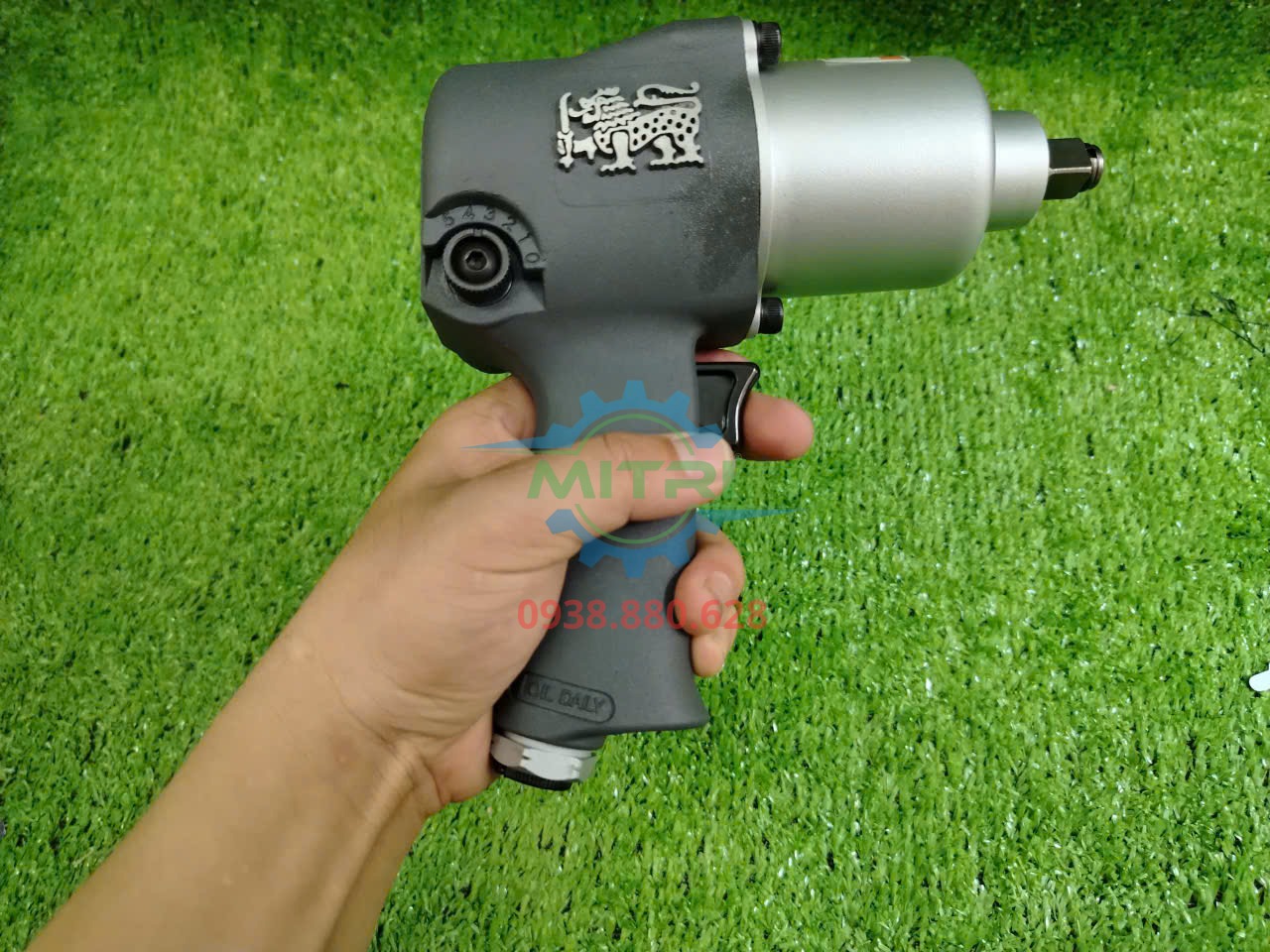 Súng xiết bu lông Yunica YW-988 đầu 1/2 inch chiều dài 187mm