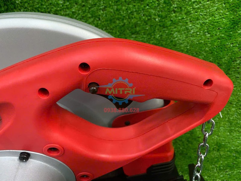 Tay cầm máy cắt sắt Ken 7614NB hỗ trợ thao tác ổn định