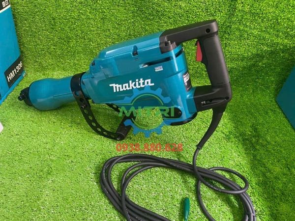 áy đục bê tông Makita HM1306 30mm 1510W tại Minh Triết