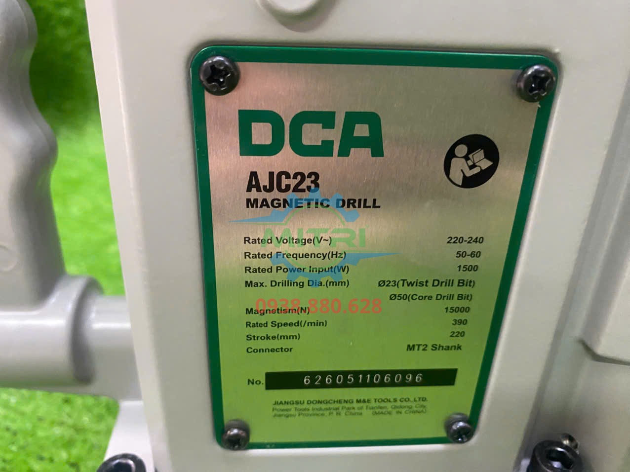 Tem thông số máy khoan từ 1500W DCA AJC23 cận cảnh
