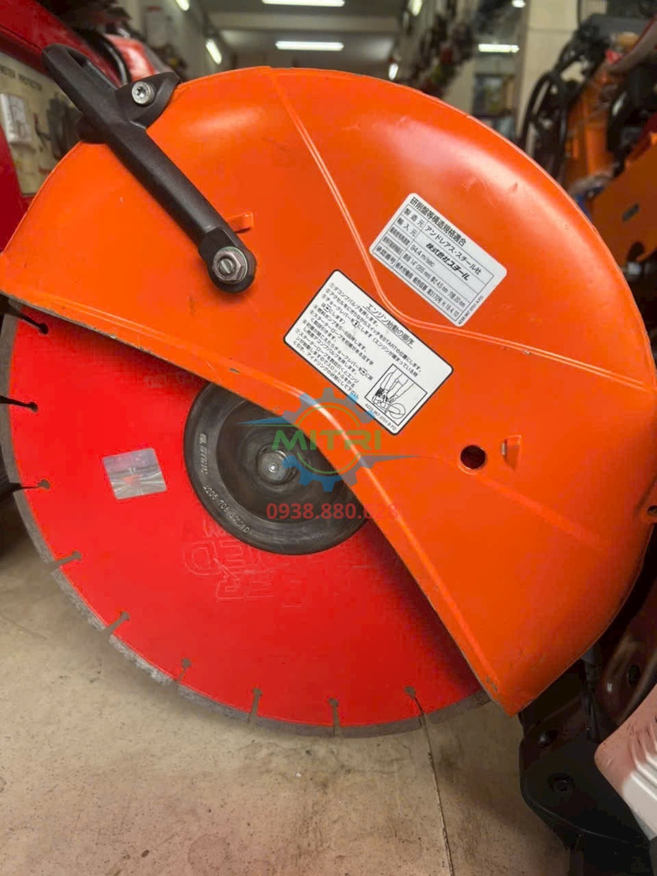 Tem thông số và chắn bảo vệ lưỡi cắt máy STIHL TS420
