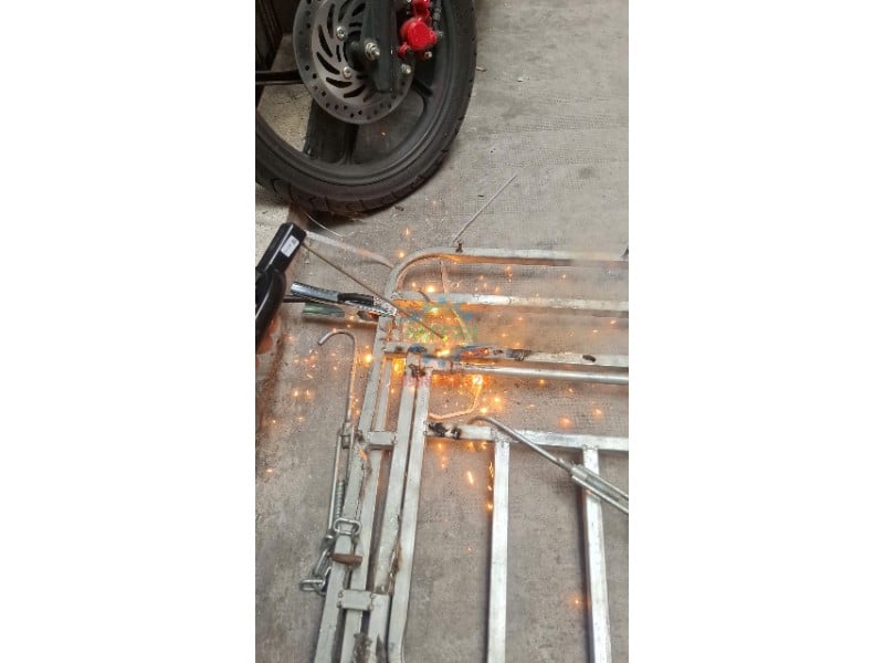 Test hàn sắt bằng máy hàn que Hồng Ký HK250Z
