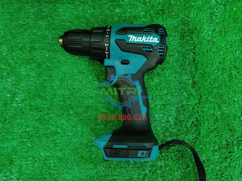 Thiết kế thân máy khoan pin Makita DHP490Z bọc cao su chống va đập