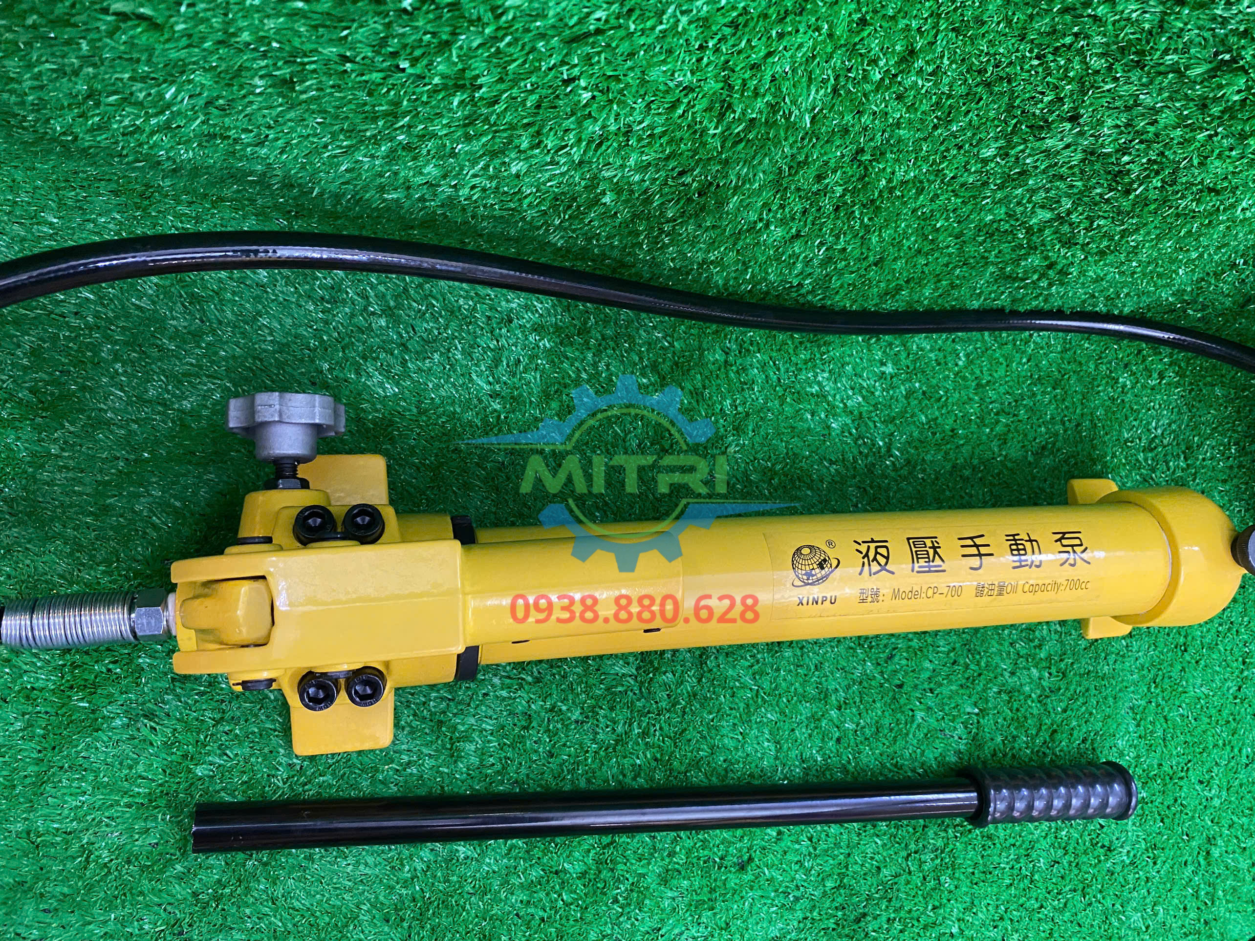 Hình ảnh thực tế sử dụng bơm tay thủy lực CP-700