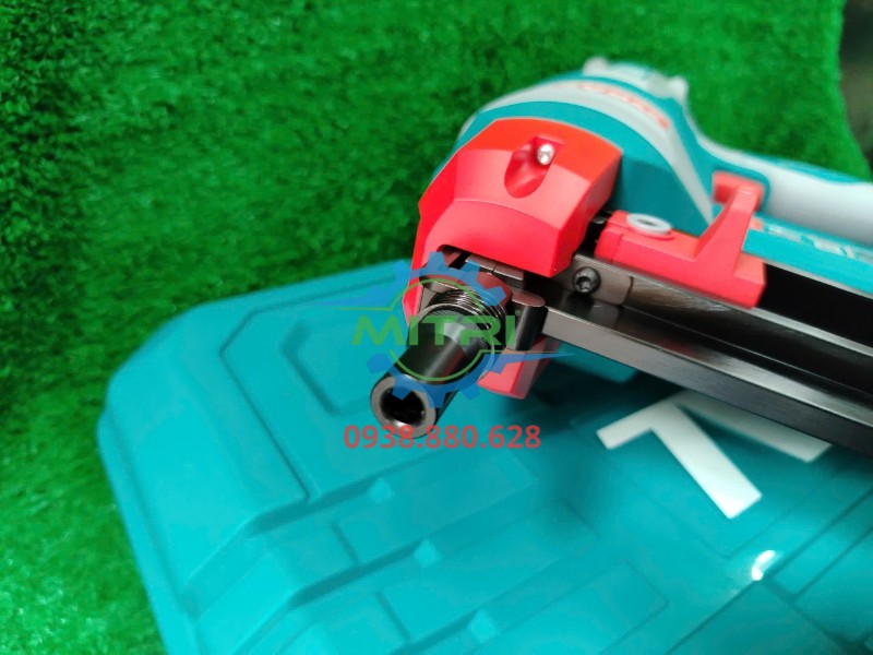 Thực tế máy bắn đinh pin Total TCNLI420602