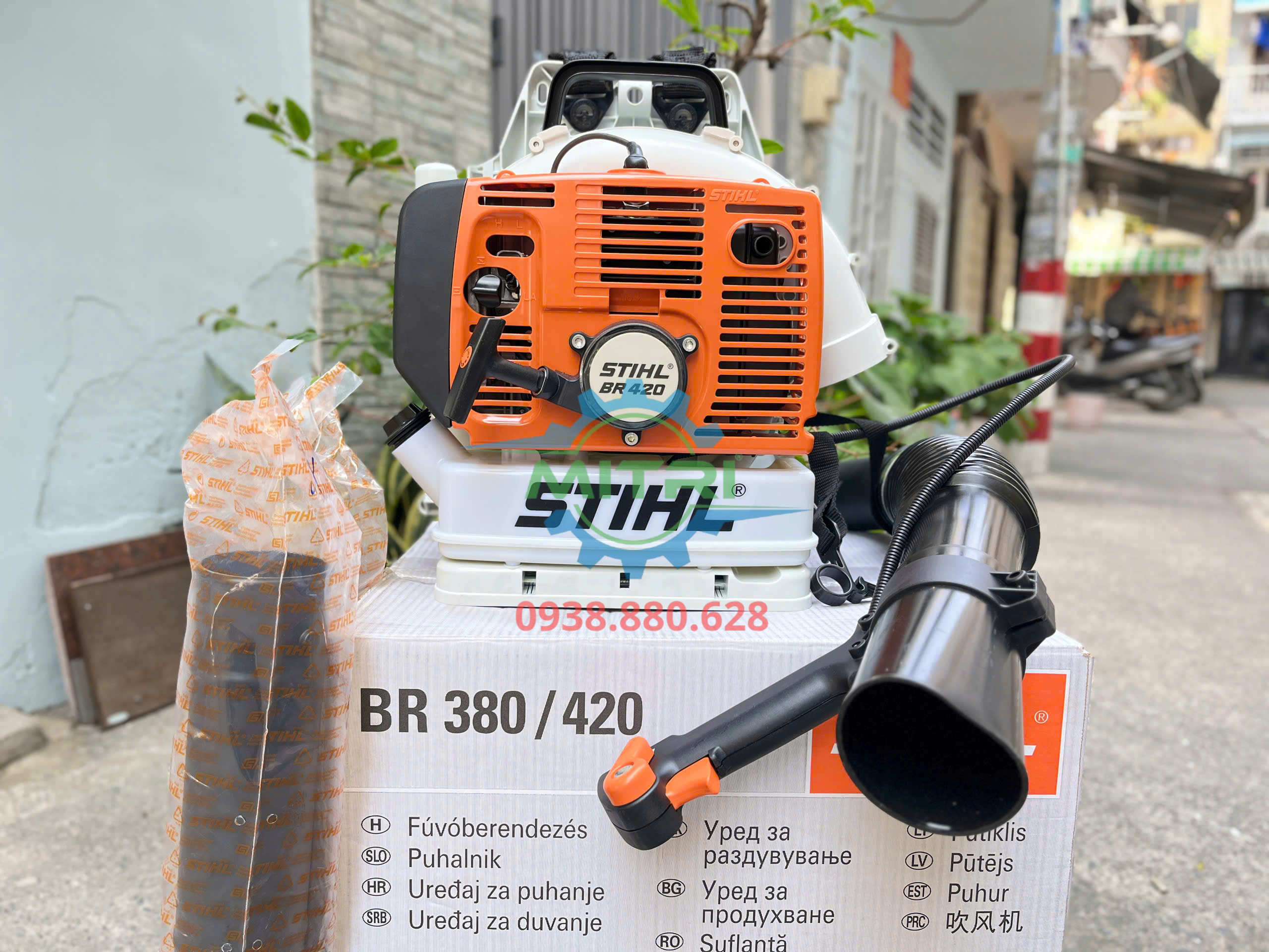 Hình ảnh thực tế sử dụng máy thổi lá STIHL BR420