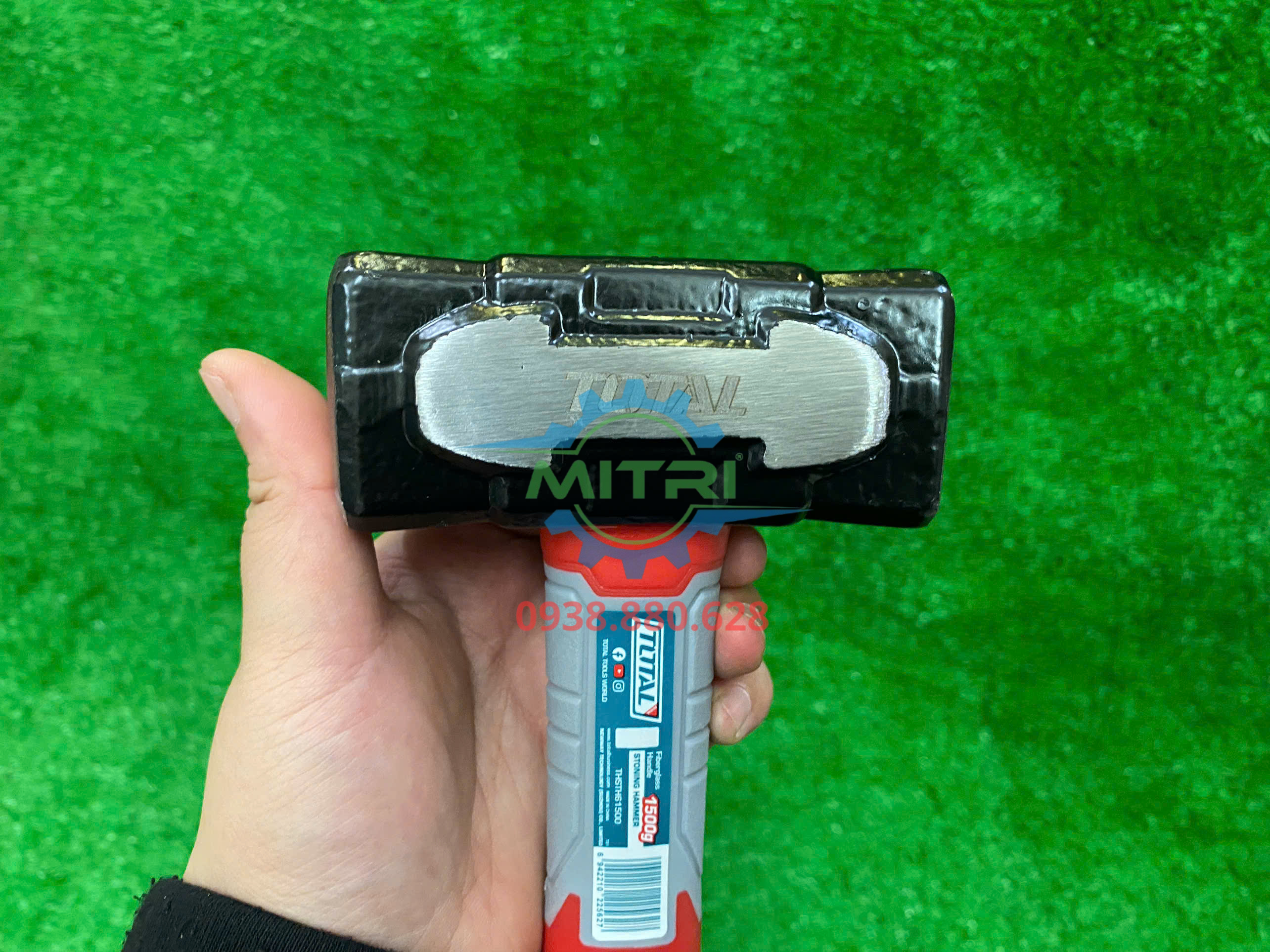 Búa tạ 1.5kg thép carbon Total THSTH61500