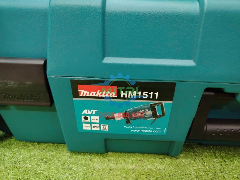 Tem model Makita HM1511 trên vali máy đục bê tông