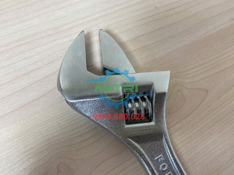 Mỏ lết quai hàm rộng bền bỉ Wadfow WAW1112