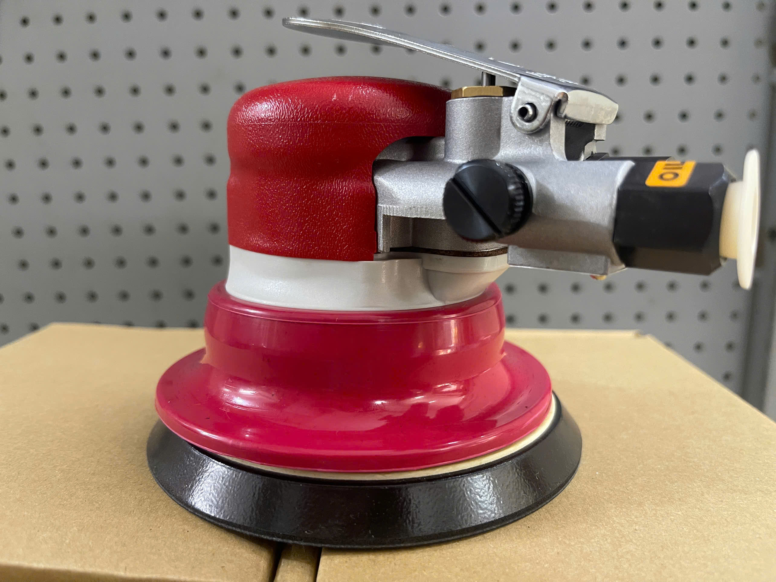 Máy chà nhám tròn 5 inch Shinano SI-3101 chính hãng