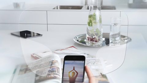 SỰ KHÁC BIỆT GIỮA ZEISS DIGITAL VÀ SMARTLIFE – CHỌN LOẠI NÀO KHI DÙNG ĐIỆN THOẠI NHIỀU?