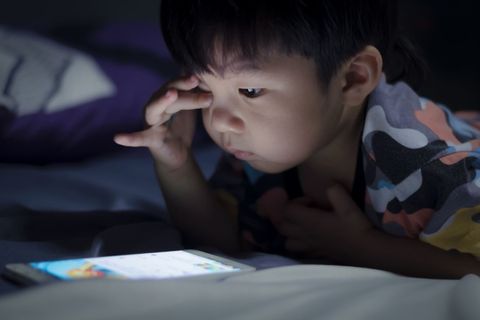 Tròng Zeiss dành cho học sinh – sinh viên: Giải pháp chống tăng độ hiệu quả và toàn diện