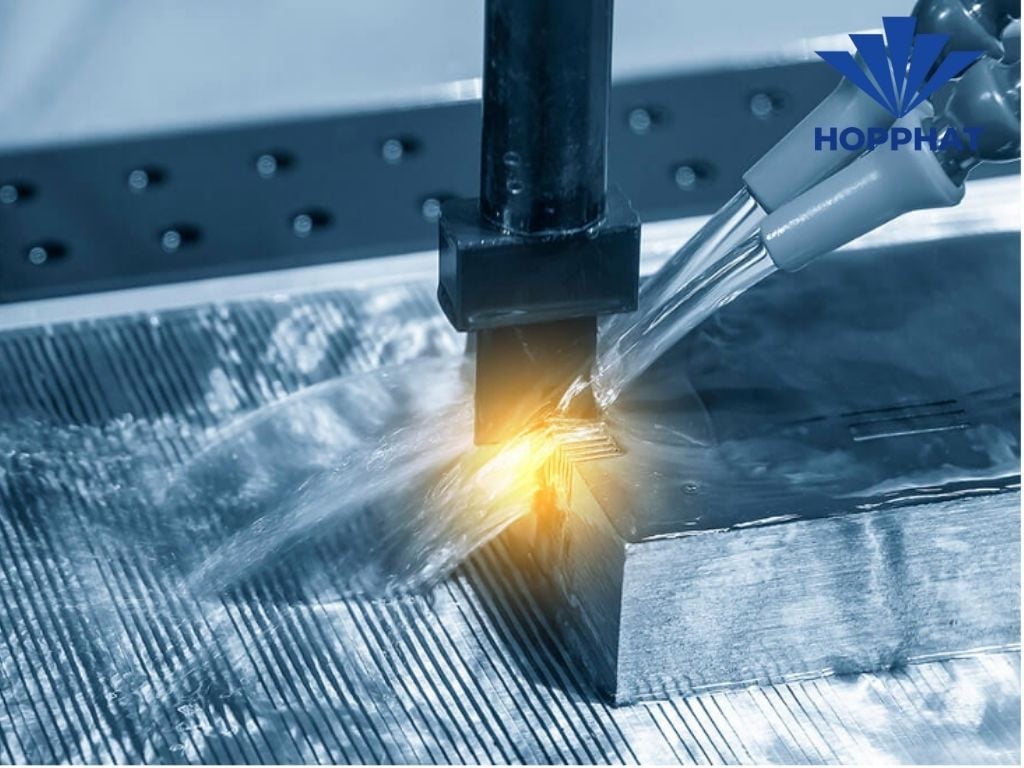 Tìm hiểu các phương pháp gia công kim loại tấm