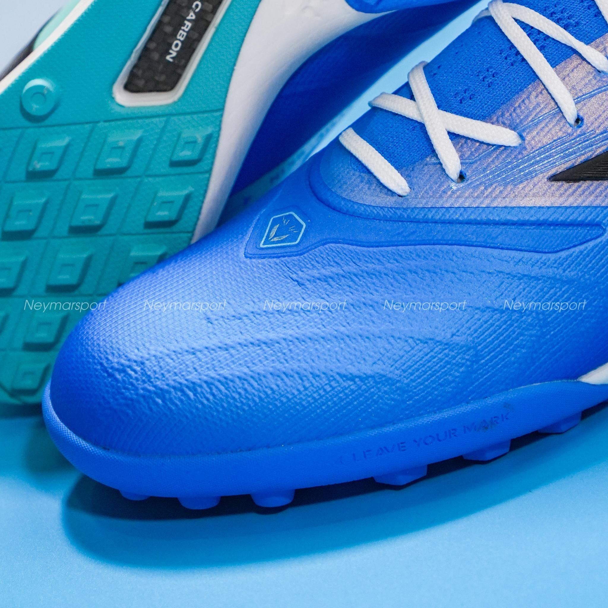 Review Kelme V-Mach 3.0.4 TF: Mẫu giày tốc độ thế hệ mới cho chân thon