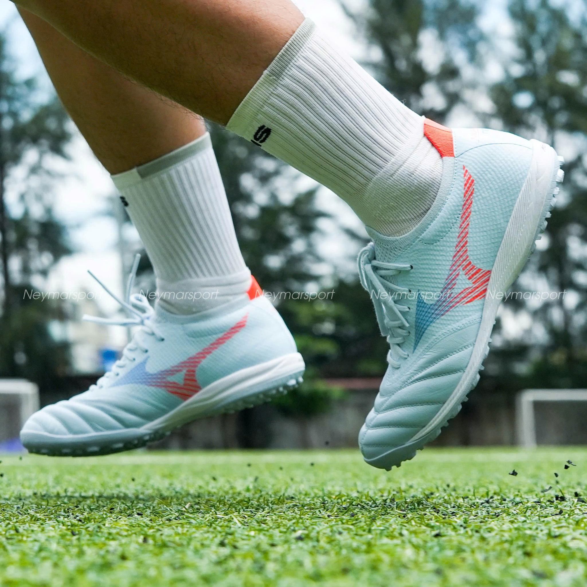 Review Mizuno Morelia Neo V Beta Pro TF: Siêu phẩm da K lưỡi gà liền