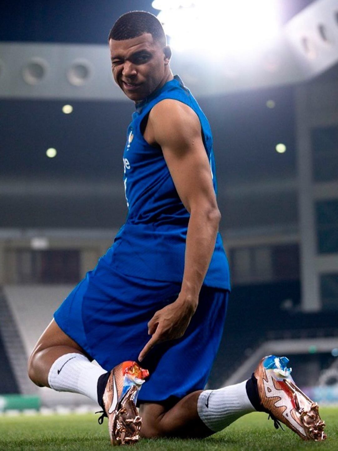 Siêu phẩm Nike Mercurial Superfly 11 của riêng Mbappé tại World Cup