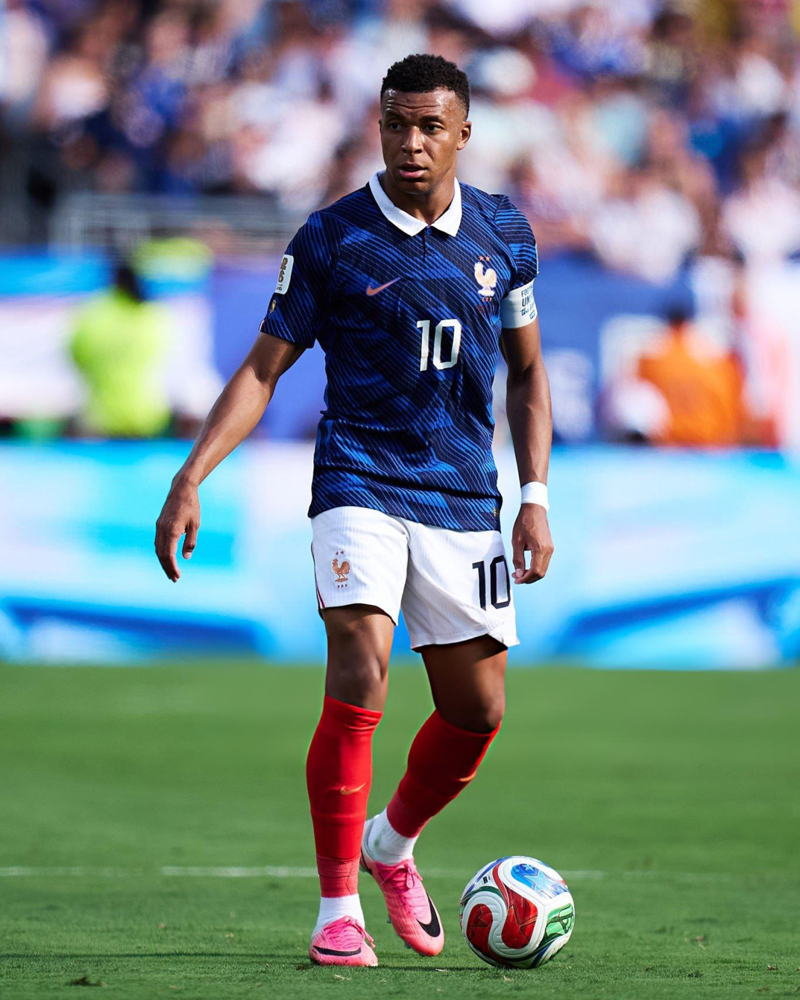 Siêu phẩm Nike Mercurial Superfly 11 của riêng Mbappé tại World Cup