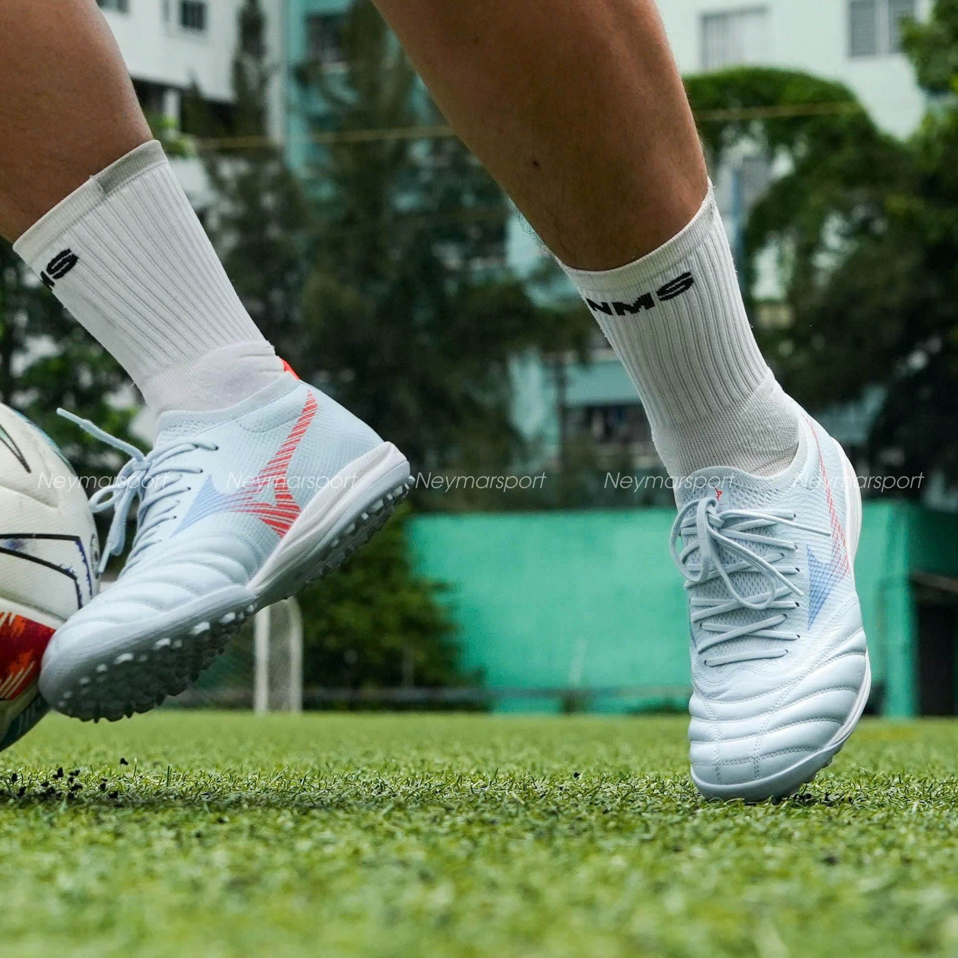 Review Mizuno Morelia Neo V Beta Pro TF: Siêu phẩm da K lưỡi gà liền