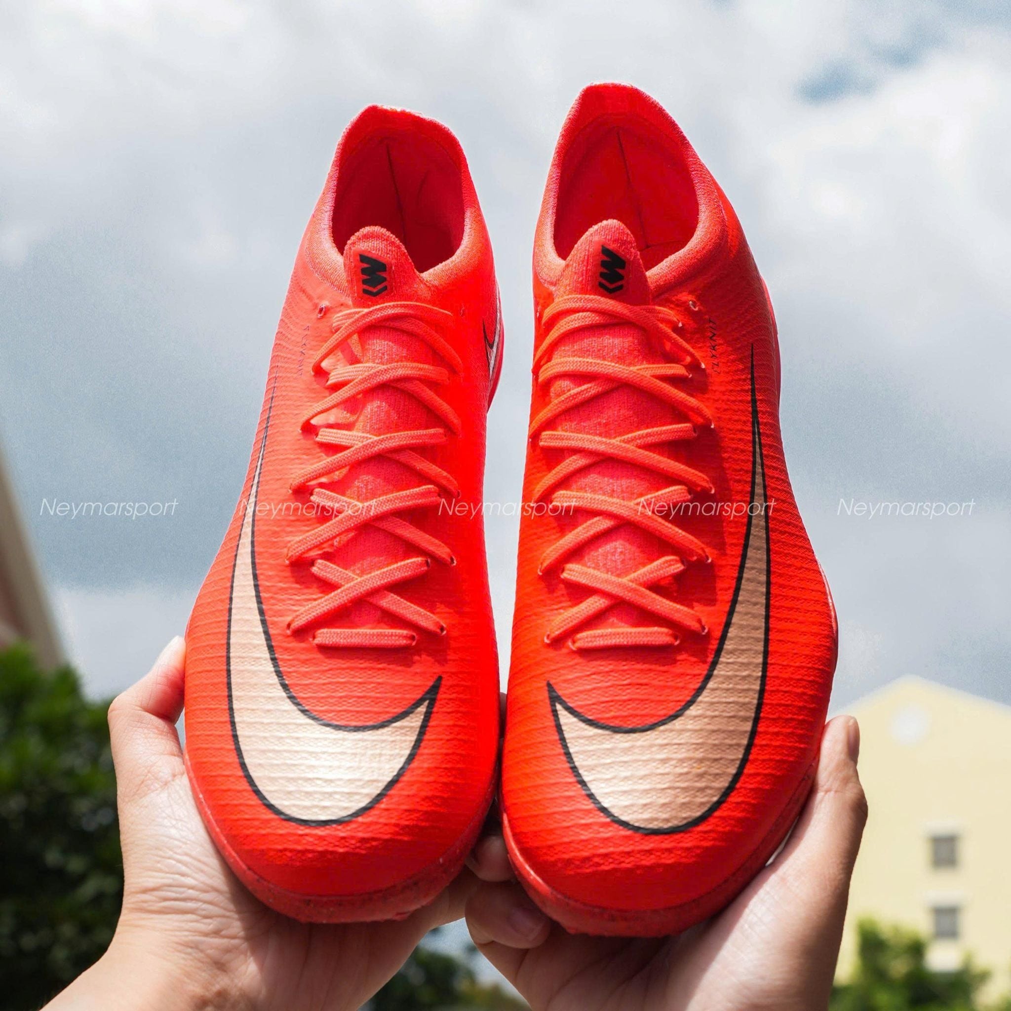 Review Nike Vapor 17 Pro TF 'Break Em': Upper mềm hơn, dễ thuần hơn