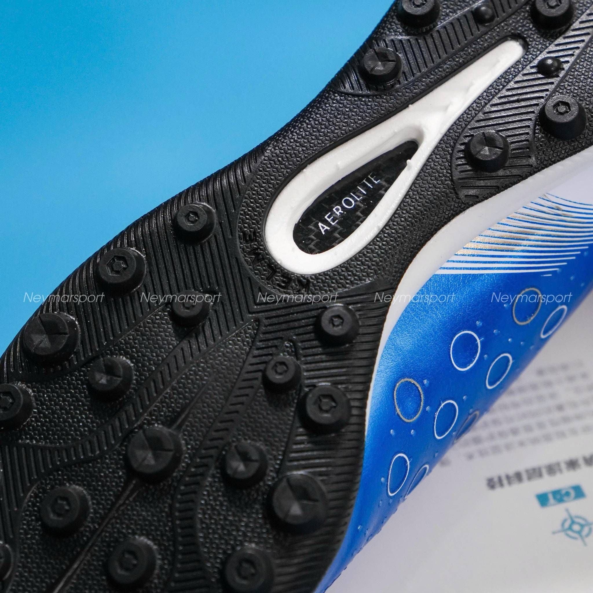 Đánh giá chi tiết mẫu giày đá bóng cỏ nhân tạo Kelme Maestro 3.0.4 TF