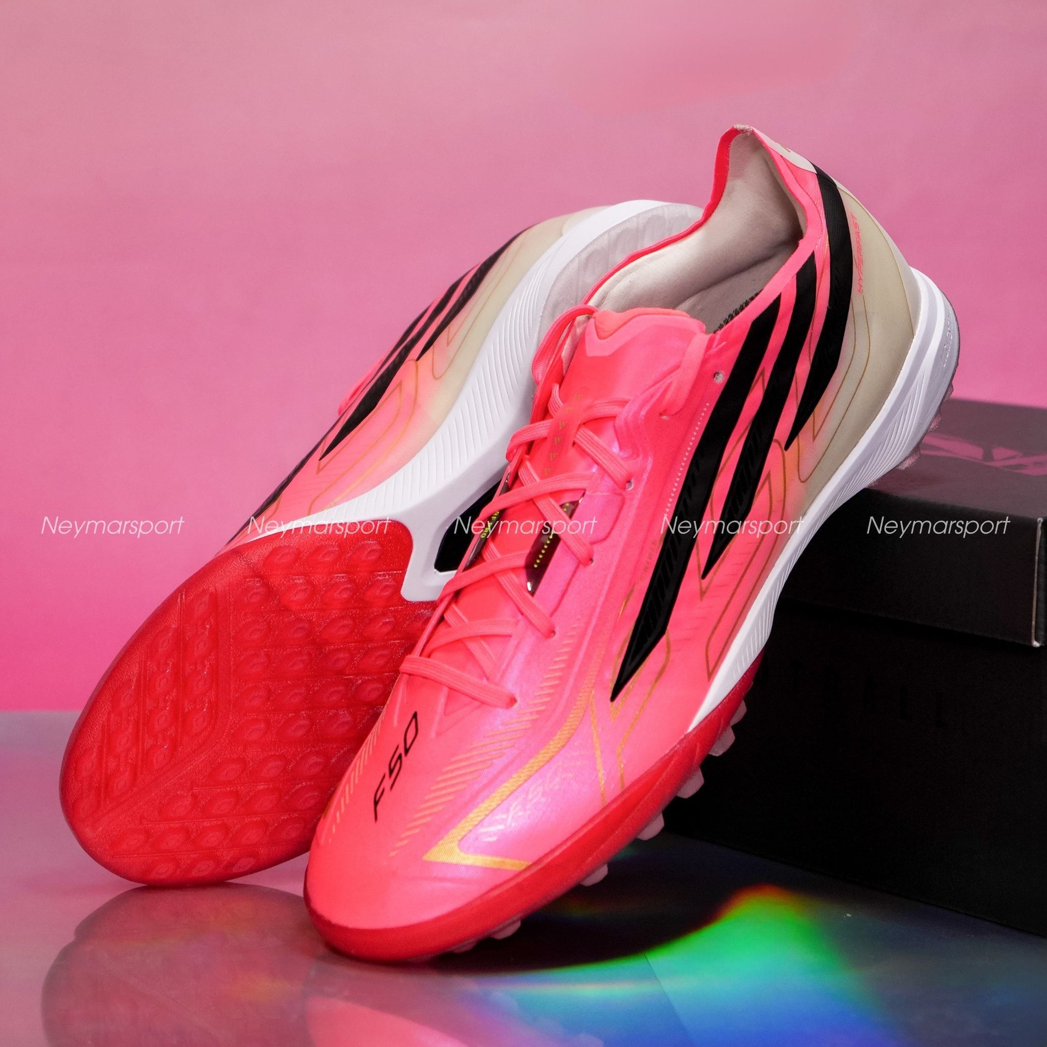 Review chi tiết mẫu giày đá bóng adidas F50 Hyperfast Pro TF