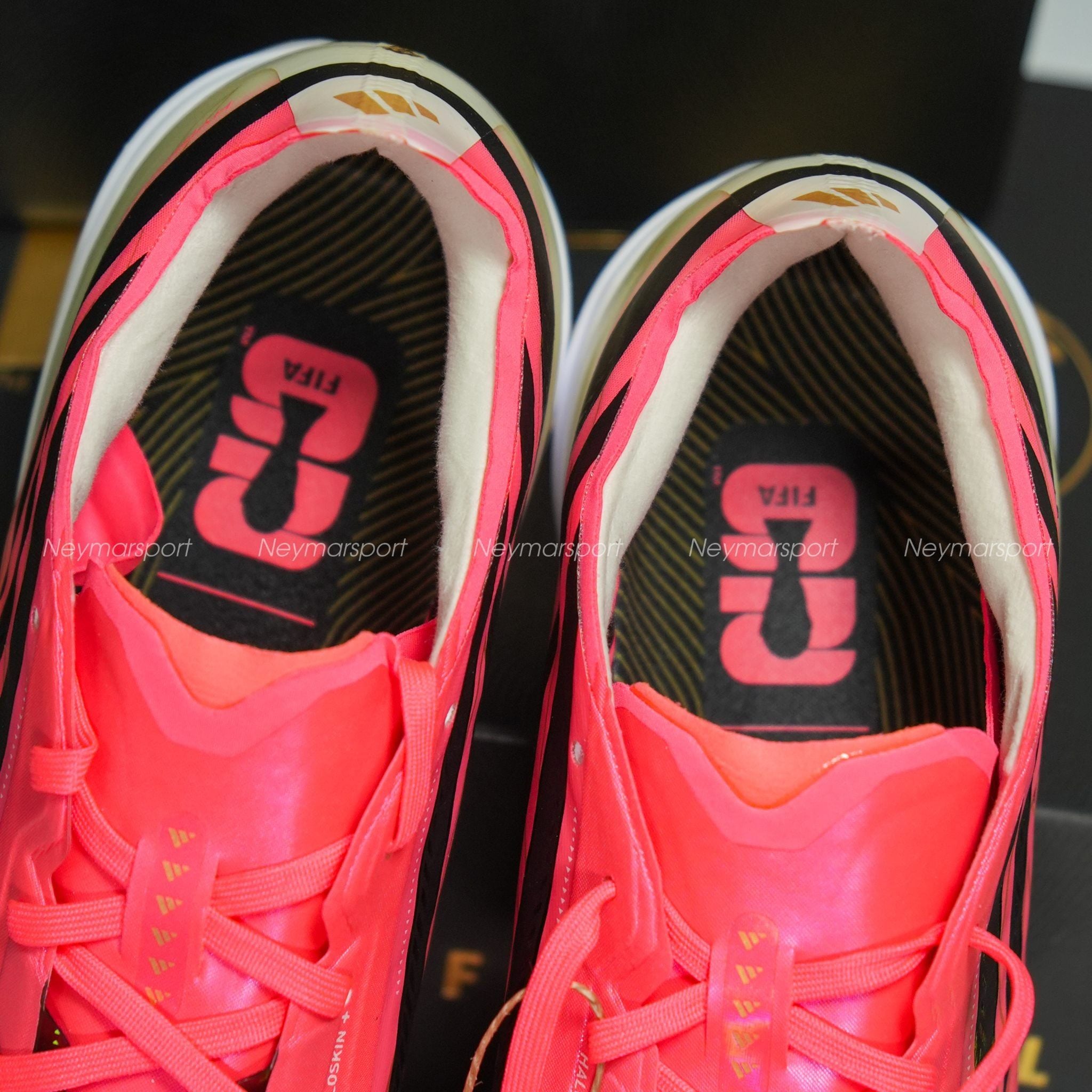 Review chi tiết mẫu giày đá bóng adidas F50 Hyperfast Pro TF