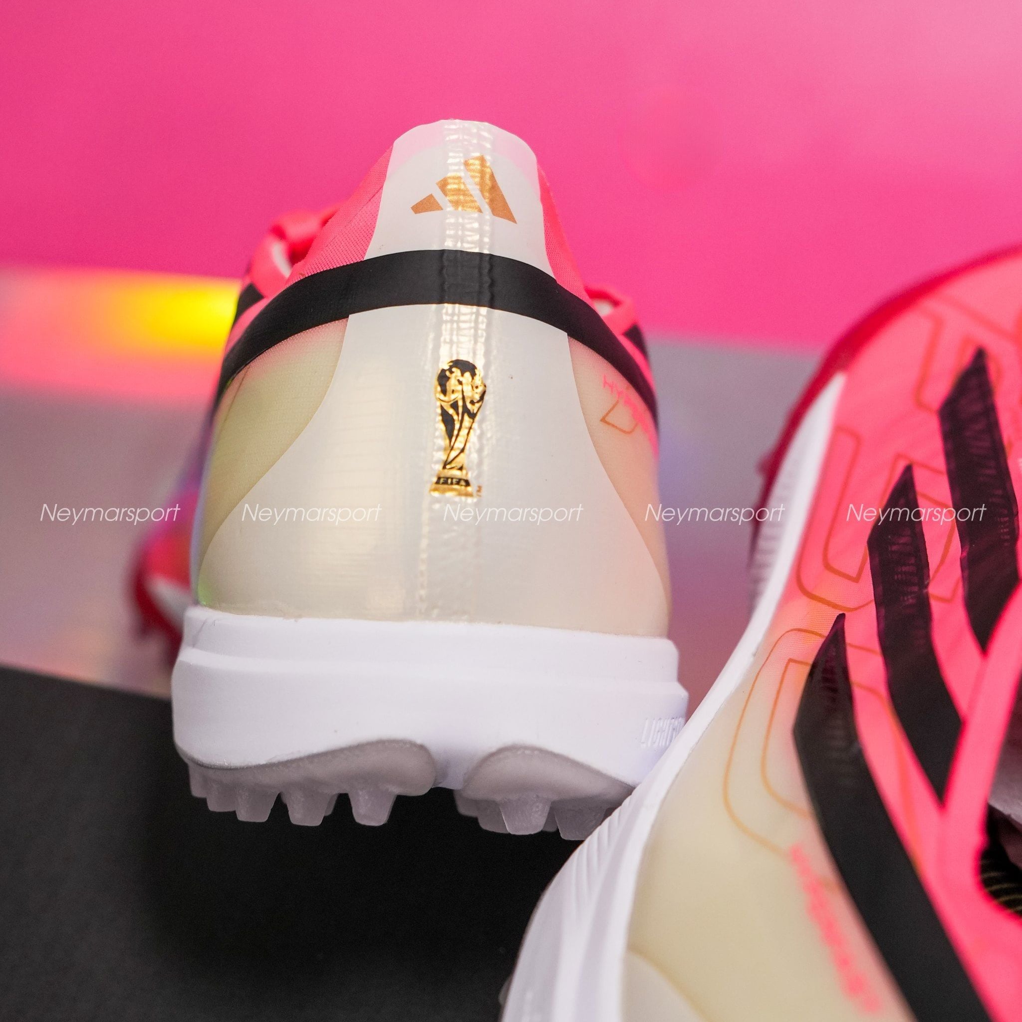 Review chi tiết mẫu giày đá bóng adidas F50 Hyperfast Pro TF