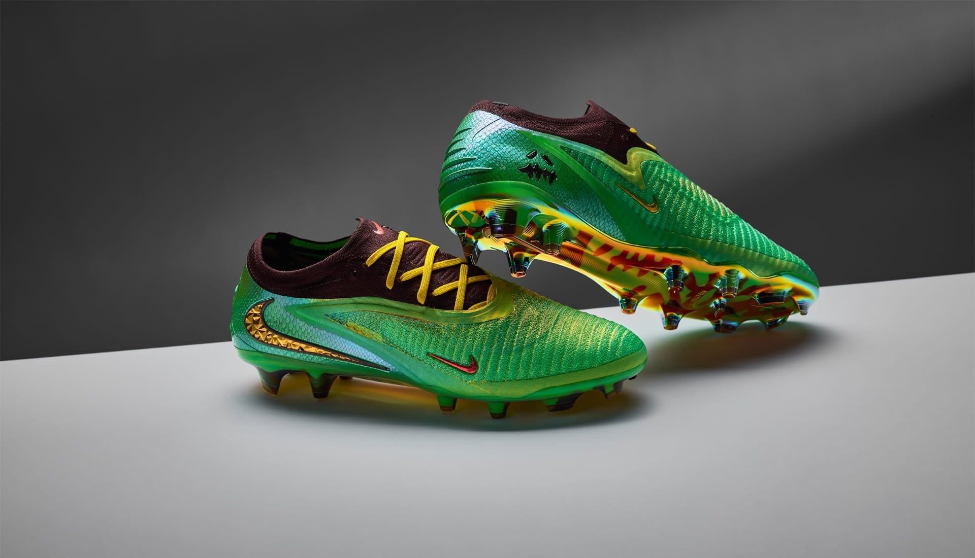 Siêu phẩm Nike Phantom 6 x Travis Scott Cactus Jack chính thức lộ diện