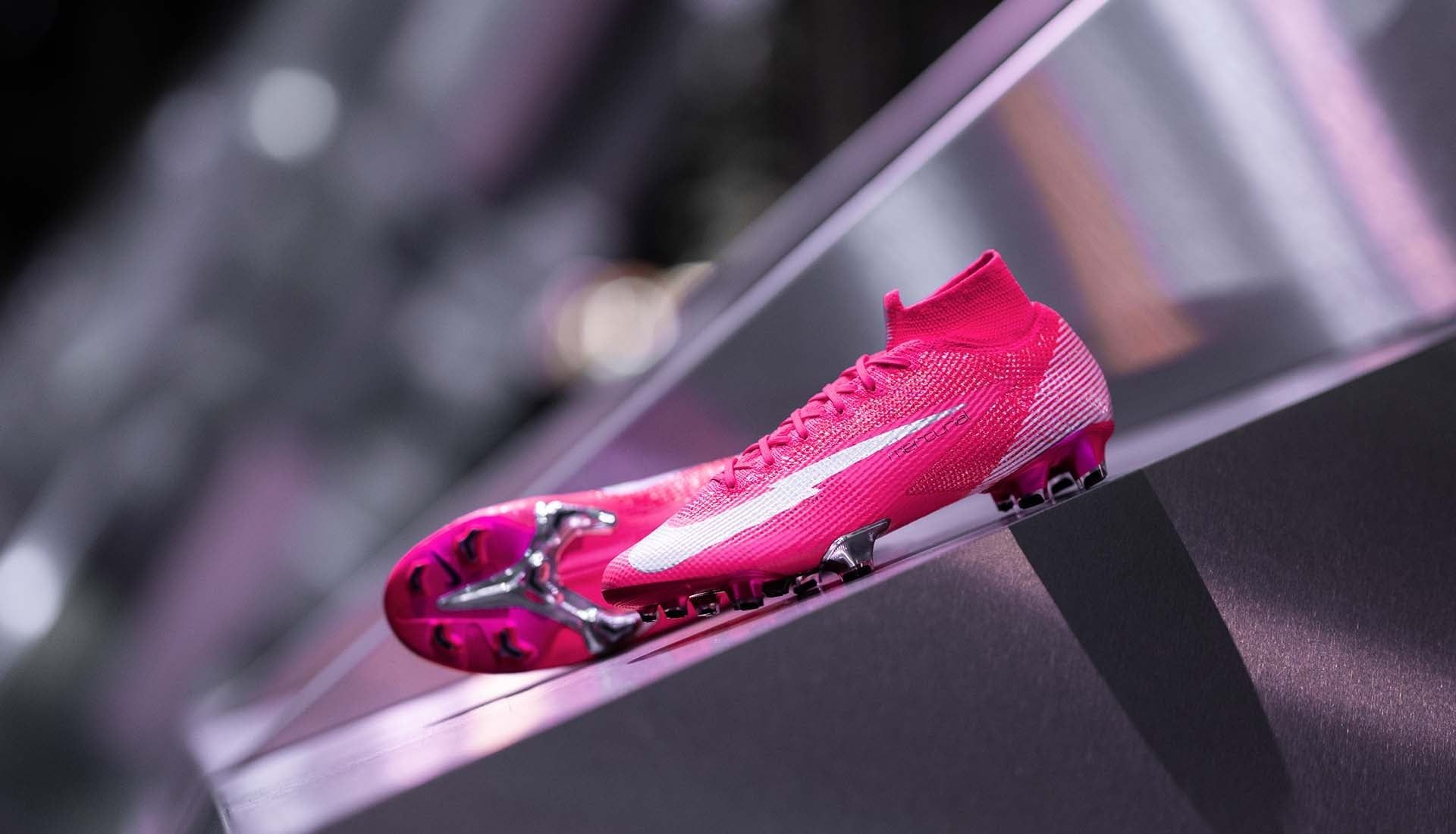 Tất tần tật các phiên bản Nike Mercurial Signature của Kylian Mbappé