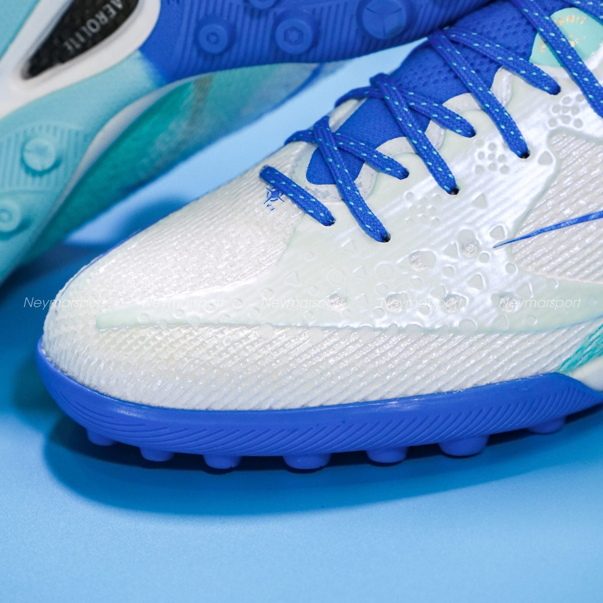 Review chi tiết mẫu giày đá bóng Kelme Flash 6.0.4 TF