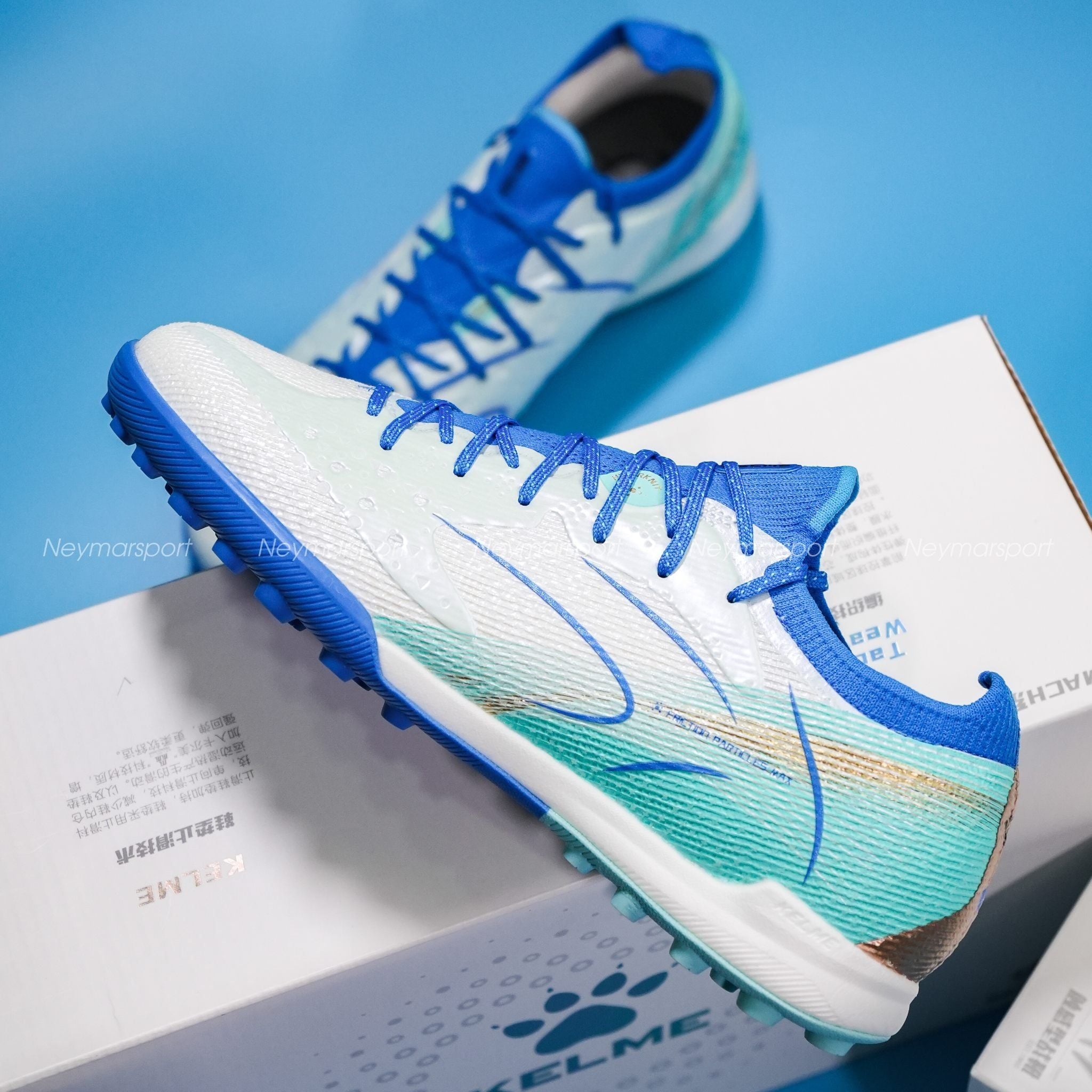 Review chi tiết mẫu giày đá bóng Kelme Flash 6.0.4 TF