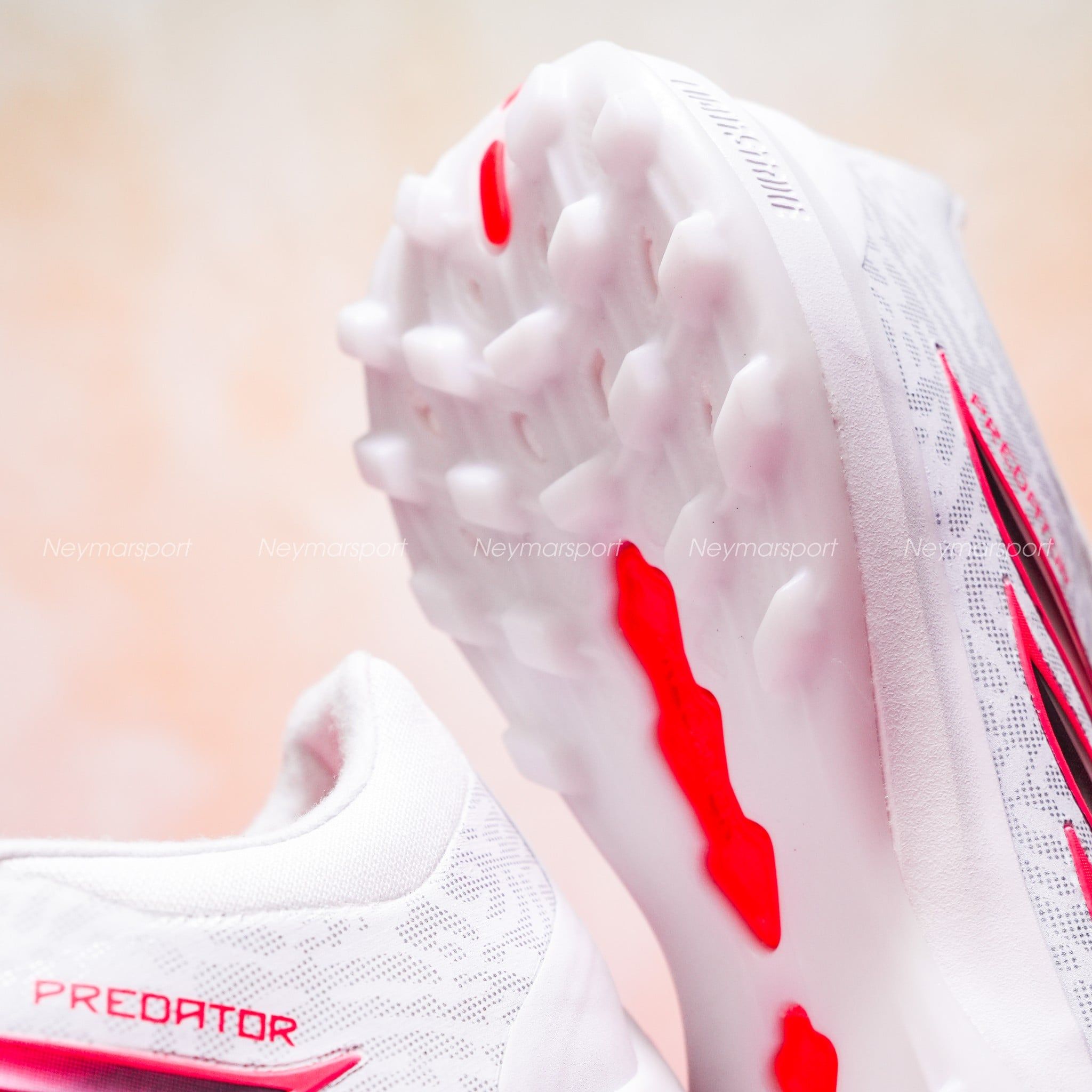 Review adidas Predator 26 Pro TF: Thế hệ 'Quái thú' nhẹ nhất lịch sử