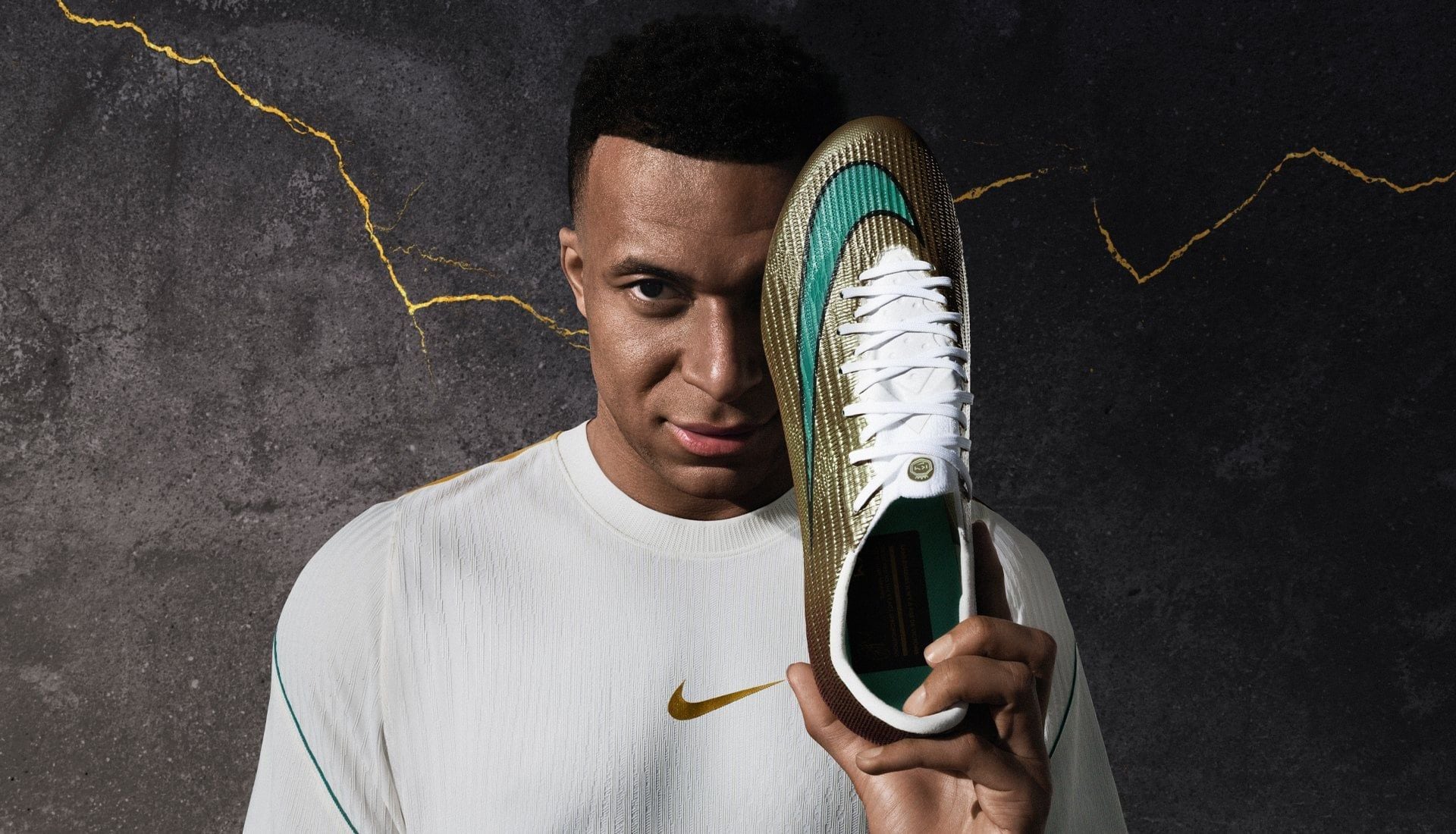 Nike ra mắt phiên bản Mercurial Superfly 11 Signature tôn vinh Mbappé