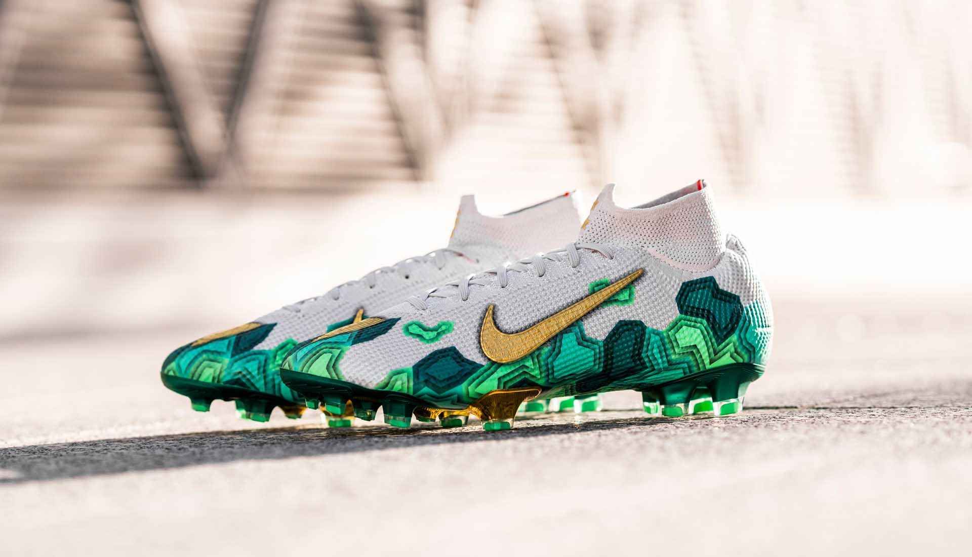 Tất tần tật các phiên bản Nike Mercurial Signature của Kylian Mbappé