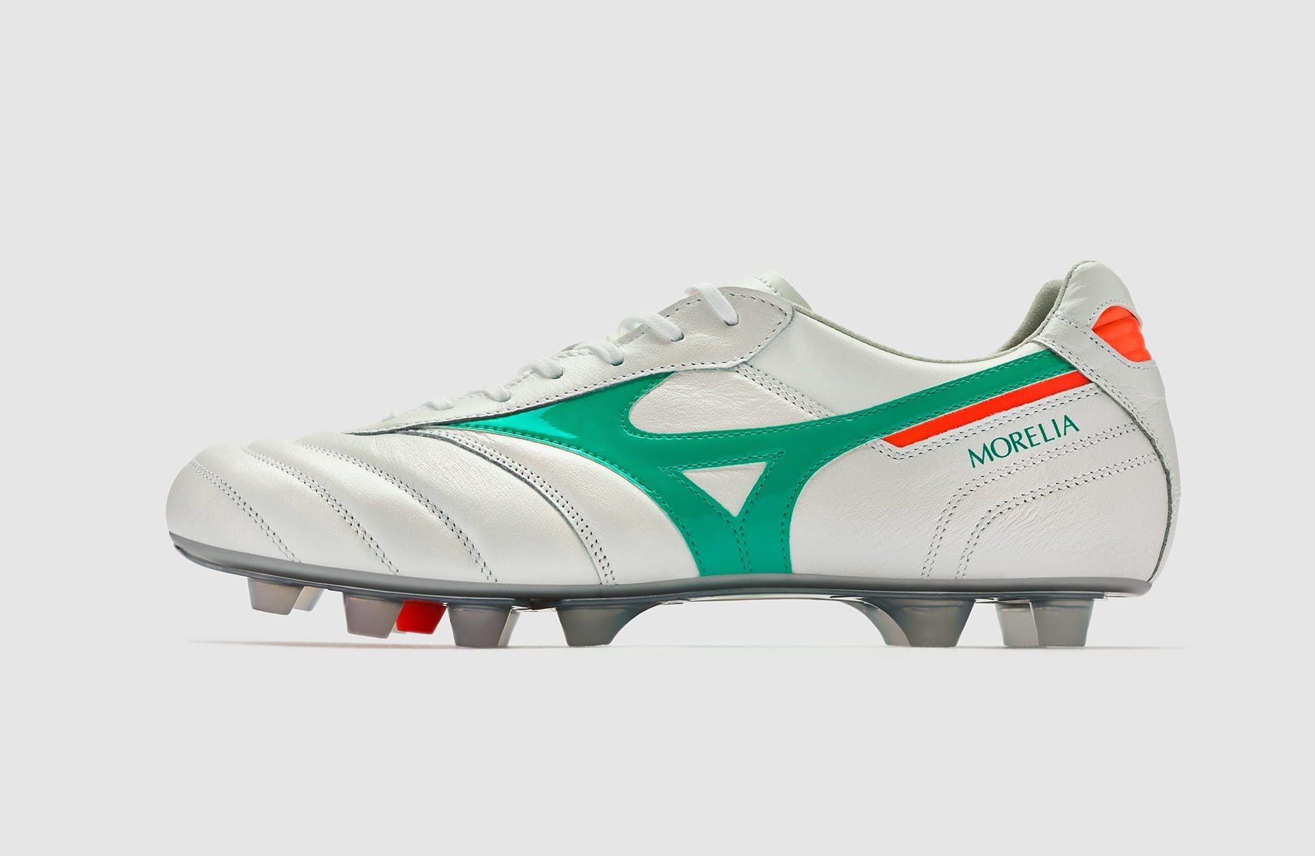 Mizuno trình làng Prism White Pack: Sắc cam rực cháy đón World Cup