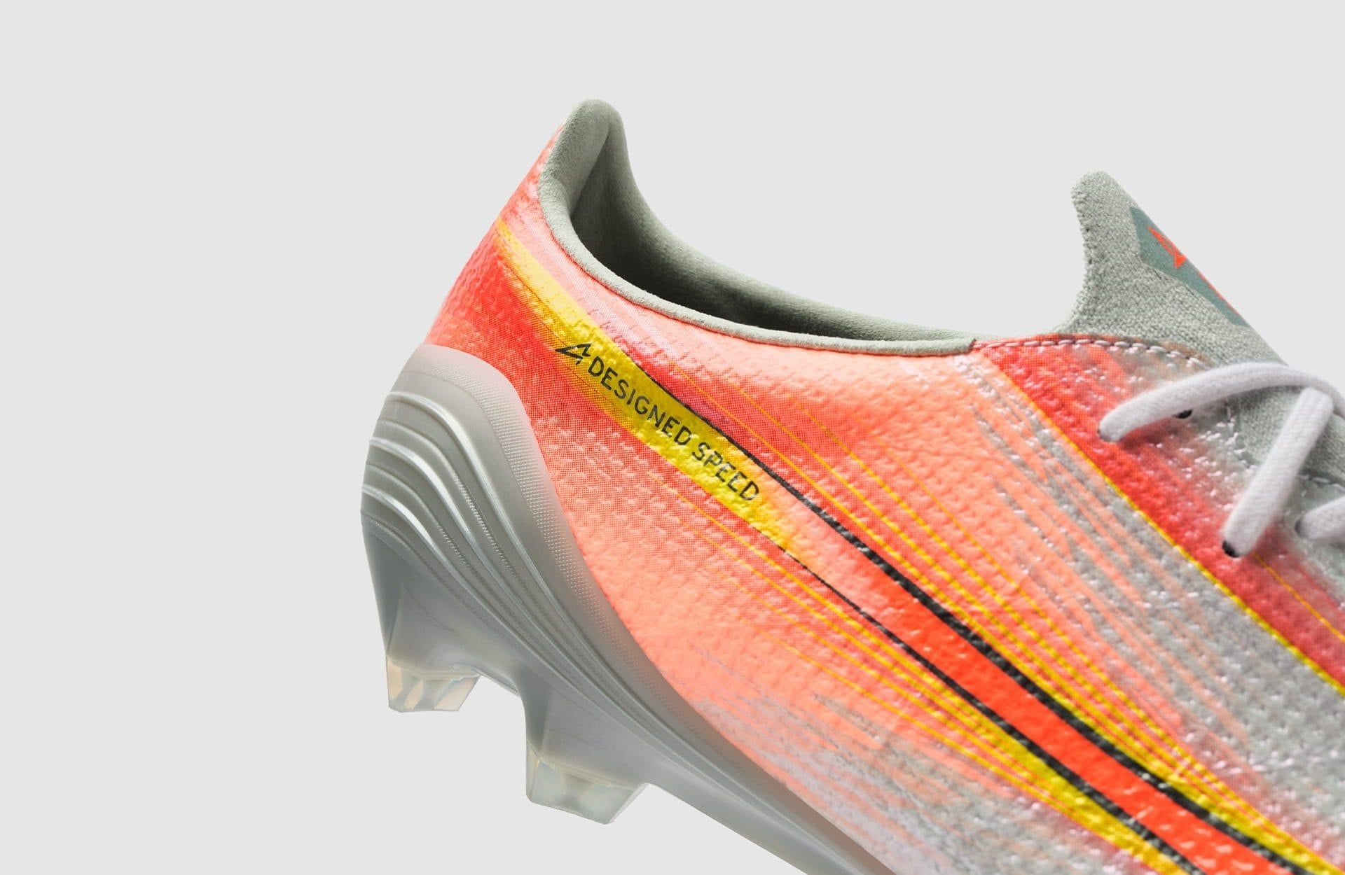 Mizuno trình làng Prism White Pack: Sắc cam rực cháy đón World Cup