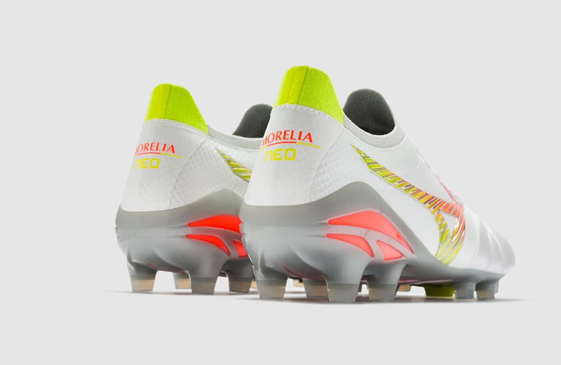 Mizuno trình làng Prism White Pack: Sắc cam rực cháy đón World Cup