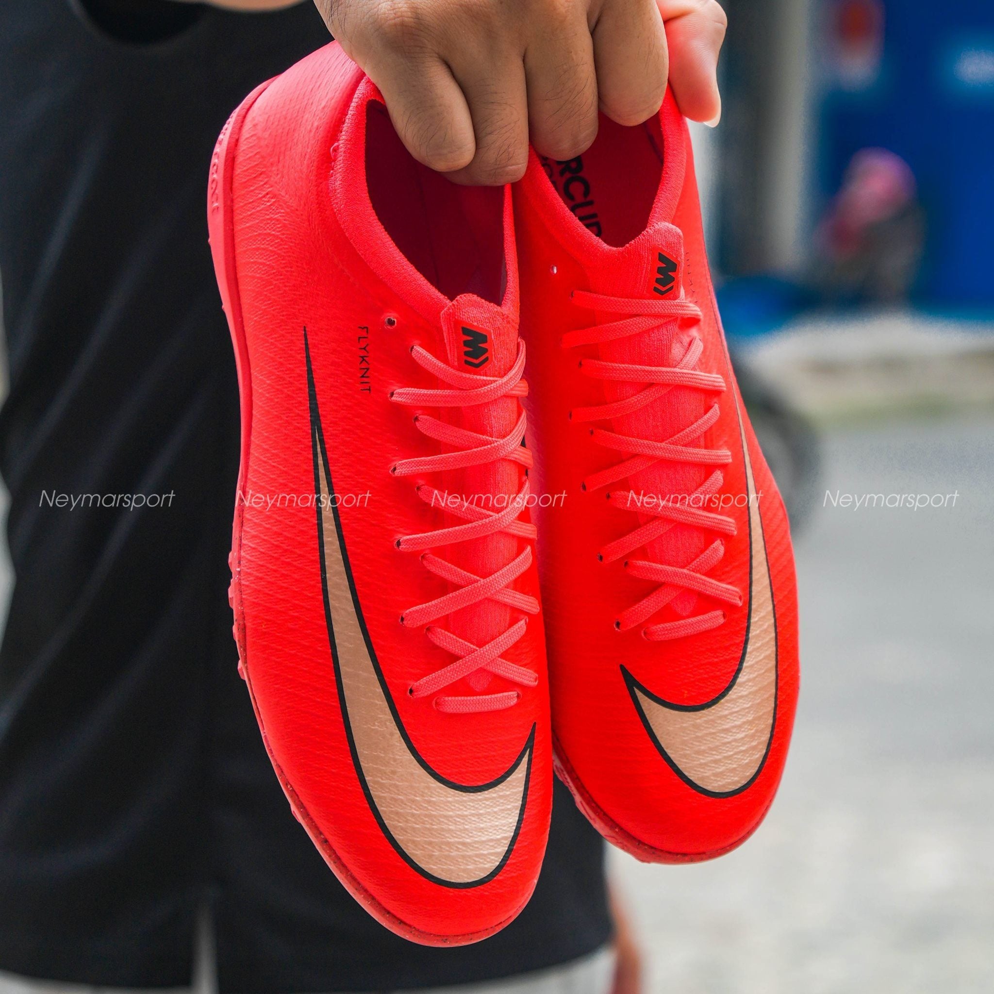 Review Nike Vapor 17 Pro TF 'Break Em': Upper mềm hơn, dễ thuần hơn