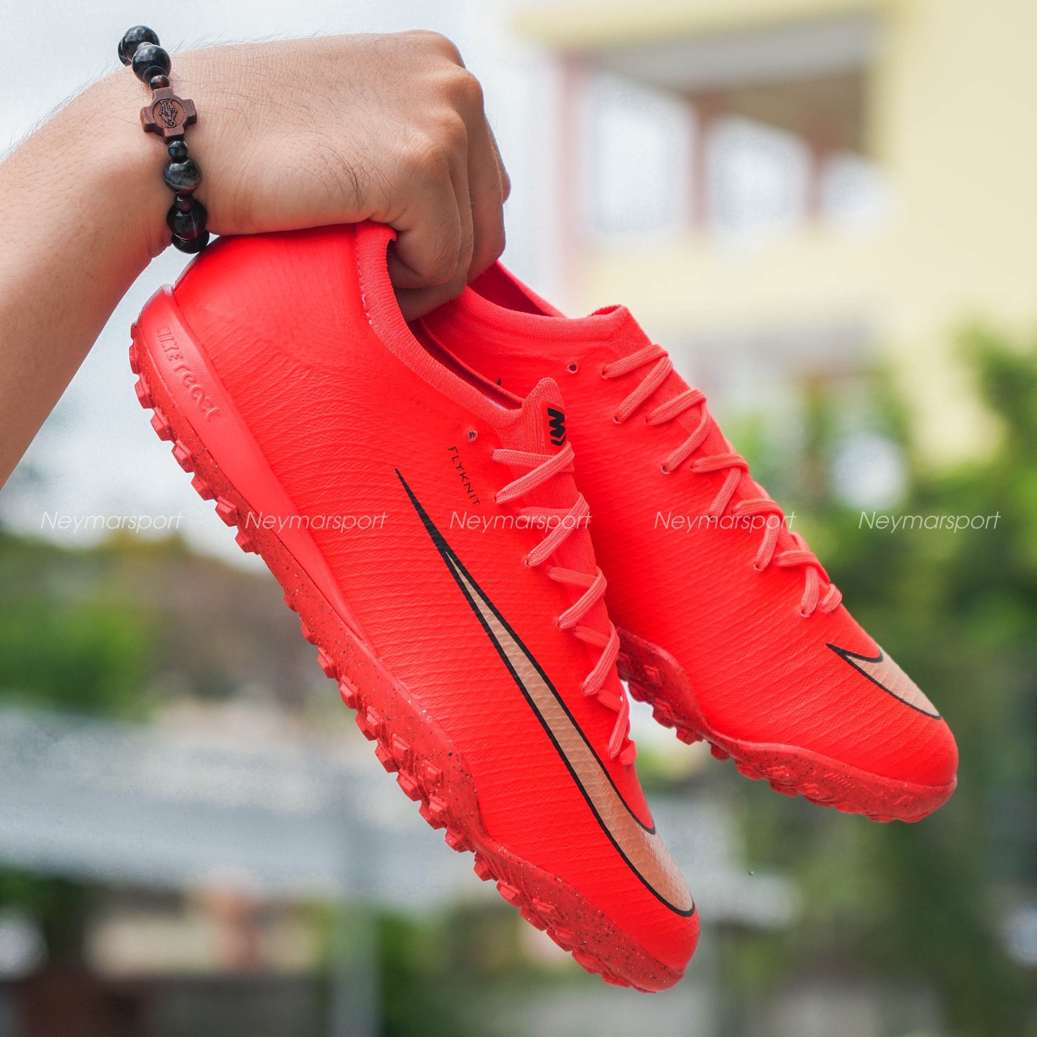 Review Nike Vapor 17 Pro TF 'Break Em': Upper mềm hơn, dễ thuần hơn