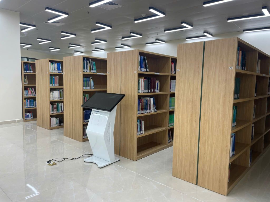 Triển khai hệ thống kiosk chân quỳ tra cứu cho thư viện ĐH Y Phạm Ngọc Thạch